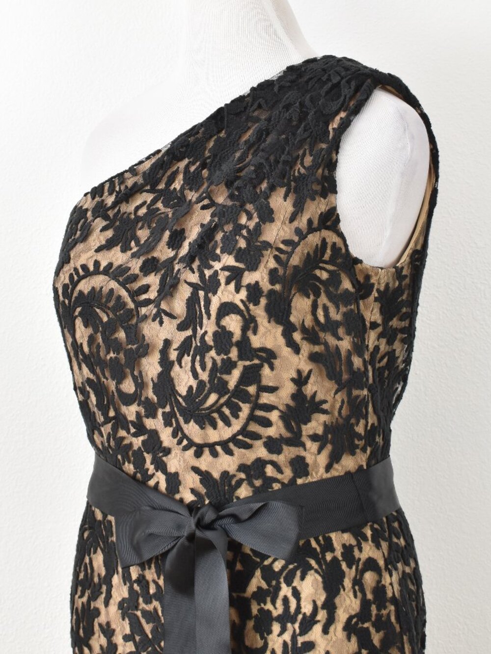 Tadashi Shoji One Shoulder Lace Cocktail Dress - 16 - Picture 3 of 9